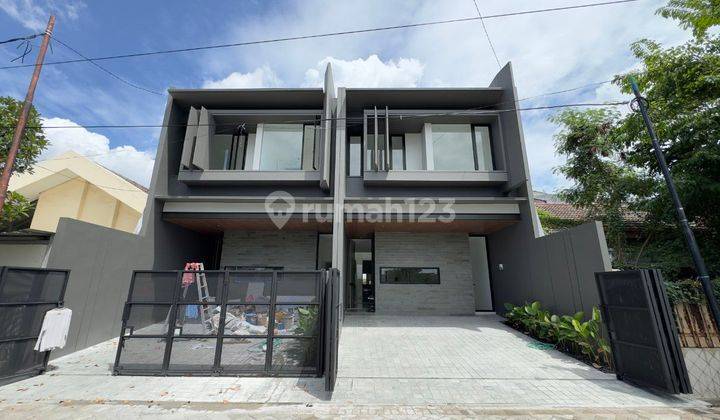 Rumah Baru Aesthetic 2 Unit Lokasi Manyar Kertoadi Surabaya . 1