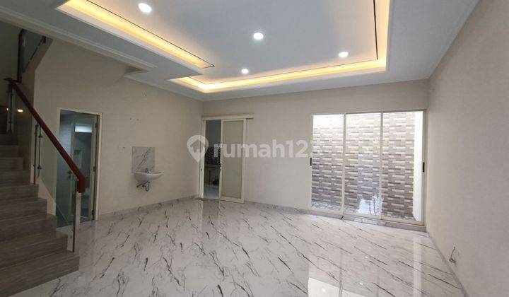 Dijual Rumah Baru Model Scandinavian Rumah di Jln Utama Komplek Double Way Sangat Strategis Tdk Masuk2 Bisa Utk Usaha Dan Dekat Petra  2