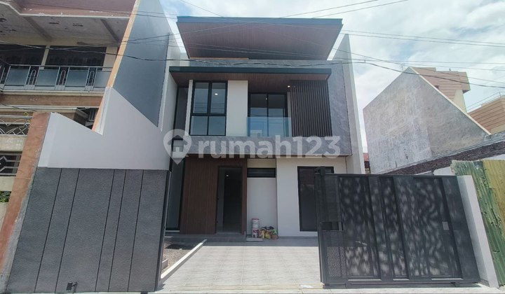 New premium location house in Manyar Kertoarjo, East Surabaya