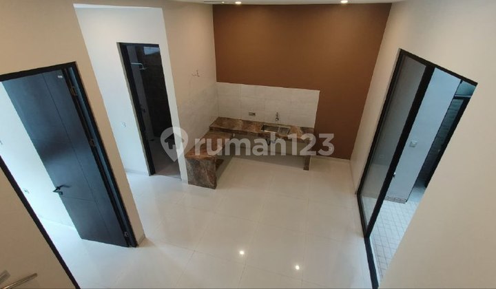 Rumah Baru Manyar Dekat Sekolah dan Univ Ternama Surabaya 2