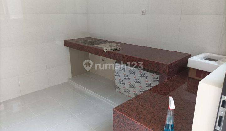 Jual Rumah Baru 1 Lantai Renovasi Manyar Tomptika Surabaya Timur .  2