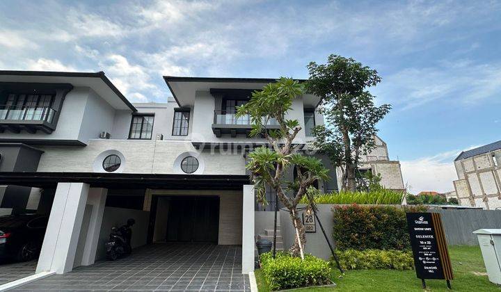 Rumah baru mewah ada pool citraland type serenite di diamond hill  surabaya barat . 1