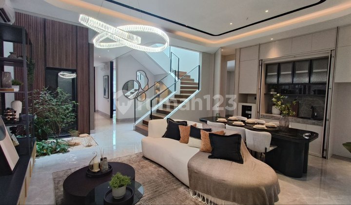 Rumah Graha Family Lebar 10 Ada Private Lift Surabaya Barat