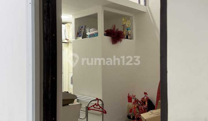 RUMAH DIJUAL di Komplek Duta Mas Jelambar 2 lantai cantik dengan fasad yg unik 2