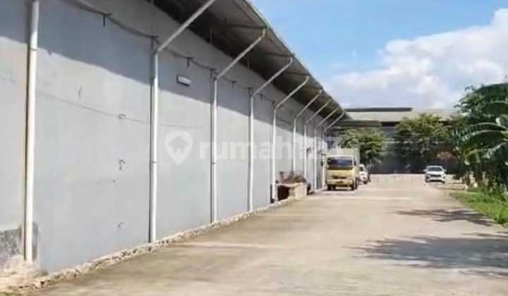DISEWAKAN Space gudang di Kapuk Muara Kamal, Jakarta Utara P 23.6 x 18 x 6 Luas 425 m² Lokasi Strategis