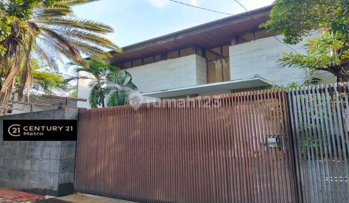 Dijual Rumah Besar 2 Lantai Depan Pinggir Jalan Di Menteng, Jakarta Pusat 2