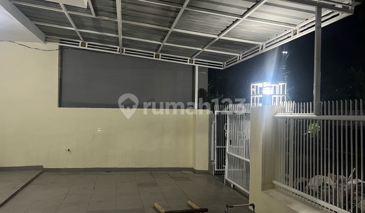 Disewakan Rumah 3+1 Kamar Tidur Rapi dan Siap Huni di Permata Harapan Baru - Bekasi 2