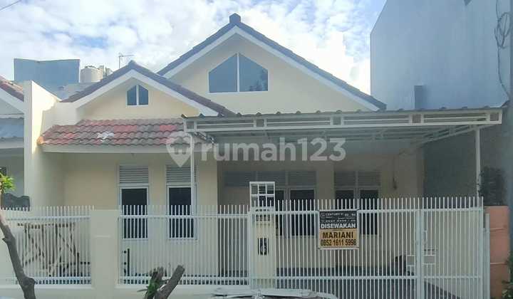 Disewakan Rumah 3+1 Kamar Tidur Rapi dan Siap Huni di Permata Harapan Baru - Bekasi