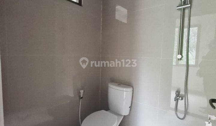 Rumah 2 Lantai Murah Plus Rooftop 9