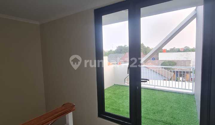 Rumah 2 Lantai Lenfkap Fasilitas Dp 0% . Gratis Smua Biaya