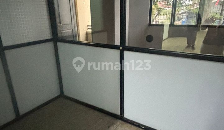 For Rent: Green Garden Shop House in West Jakarta, Strategic Location and Busy Area, Very Suitable for Business and Commerce. 2