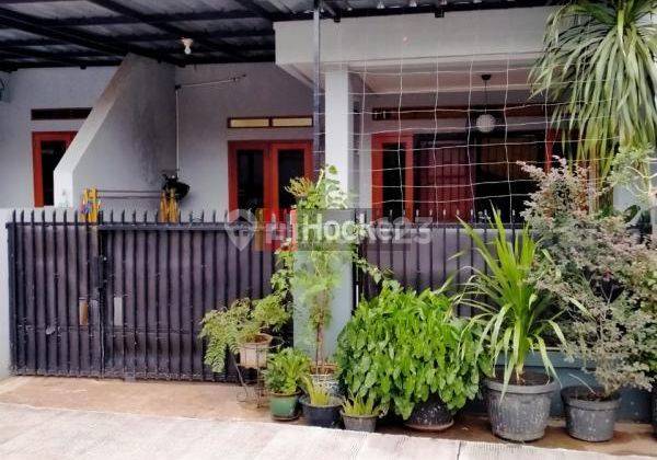 Rumah minimalis cantik dekat statsiun KA Depok Baru 1