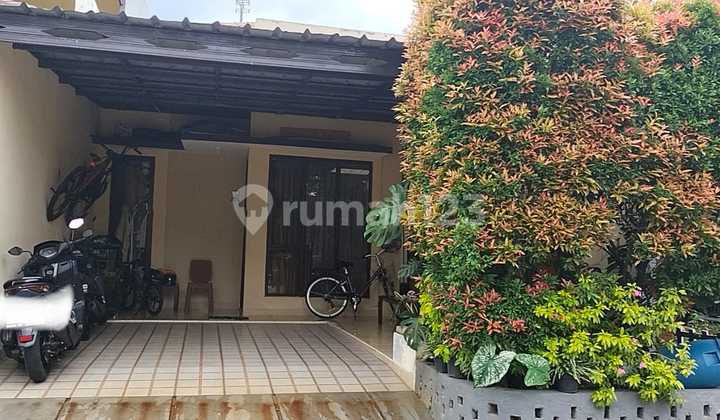 Rumah Cluster Minimalis Modern . Harga Murah Fasilitas : Kolam Renang Dewasa dan Anak Dekat The Park Mall. Hy Fresh Swalayan. Rs Mitra Keluarga. Toll Gate Pamulang - Bandara Soeta. Pamulang- Depok 2