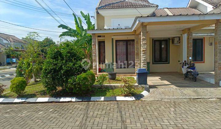 Rumah cantik posisi di huk/ pojok dg inihalaman luas murah di Panorama Bali Ciseeng Bogor.  1