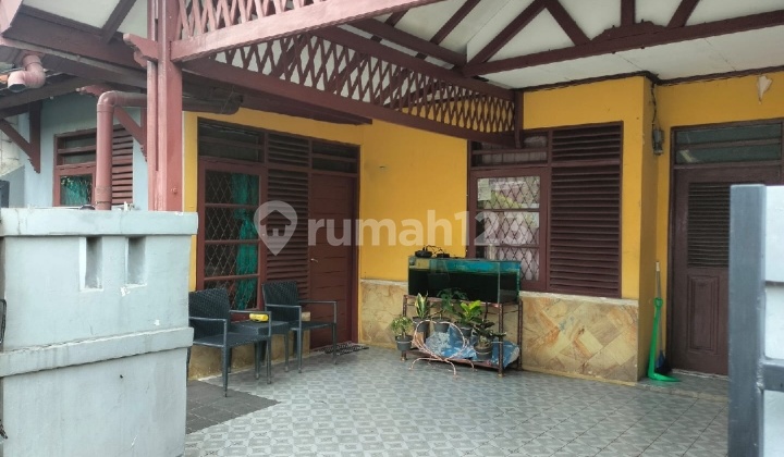 Rumah Nyaman, Asri ,Strategis, 5 Menit ke Rsud Pamulang, Pasar Modern Pamulang, Universitas Pamulang, ********, Sekolah Al Azhar, Sekolah Mater Dei, Perbankan, Komersial Area. Indogrosir Swalayan, Informa Swalayan,Dilalui Jalur Angkot 24 2