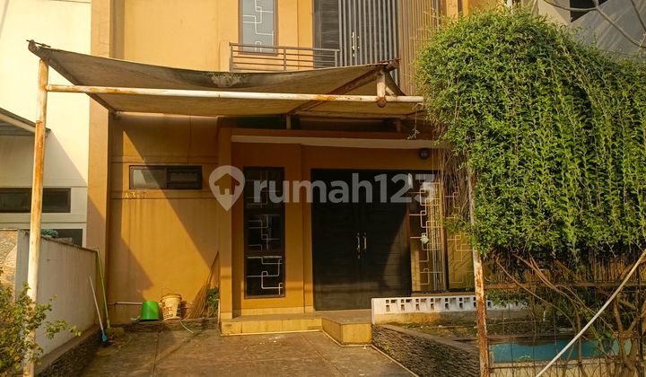 Cheapest 2-Story Cluster House Strategically Located with Children's and Adults' Swimming Pool, Mosque, Sports Field. Near The Park Mall Sawangan, Hy Fresh Supermarket, McDonald's, Hoka2 Bento, Burger King, Brawijaya Hospital, Pamulang-Depok Toll Gate/Soeta Airport. 1