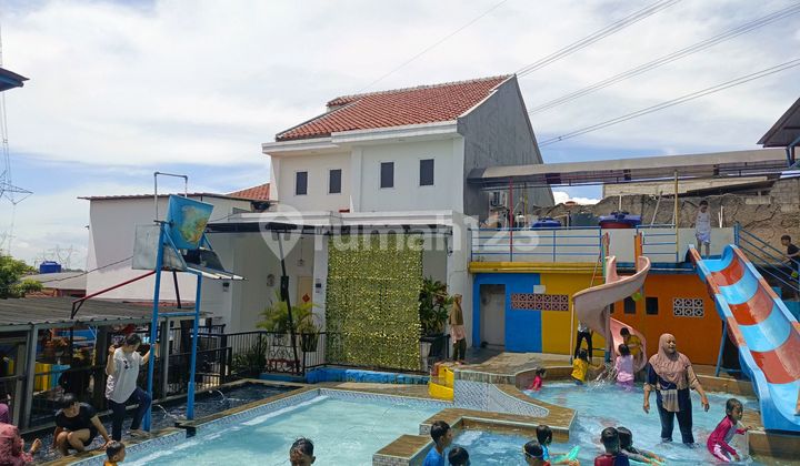 Rumah 2 Lantai Semi Furnished + 1 Rumah 1 Lantai + 4 Kolam Renang Umum Utk Usaha Di Rawa Kalong Gunung Sindur Bogor. Jawa Barat. Selalu Full/ramai Cocok Utk Rumah Tinggal Sekaligus Utk Usaha Dan Investasi. Harga Murah Siapa Cepat Dia Dapat 1