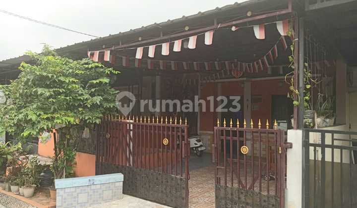 Termurah Rumah Cluster Minimalis Modern. Nyaman,Aman,Strategis. Dekat The Park Mall, Indogrosir, Hy Fresh Swalayan, Rs Mitra Keluarga, Toll Pamulang - Bandara Soeta, Pamulang - Depok. Mc Donald, Starbuck Caffe, Hoka2 Bento 2