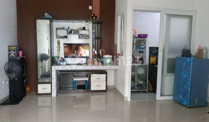 Cheapest Modern Minimalist 2-Story House. 5 Minutes from The Park Mall Sawangan. Farmers Market, Indogrosir. Hy Fresh Supermarket, Brawijaya Hospital. Mitra Keluarga Hospital. Close to Pamulang Toll Exit. Depok - Antasari Toll Exit. 2