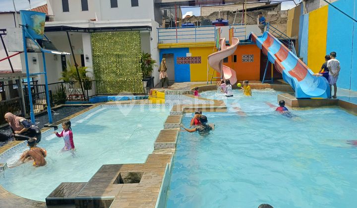 Rumah 2 Lantai Semi Furnished + 1 Rumah 1 Lantai + 4 Kolam Renang Umum Utk Usaha Di Rawa Kalong Gunung Sindur Bogor. Jawa Barat. Selalu Full/ramai Cocok Utk Rumah Tinggal Sekaligus Utk Usaha Dan Investasi. Harga Murah Siapa Cepat Dia Dapat 2