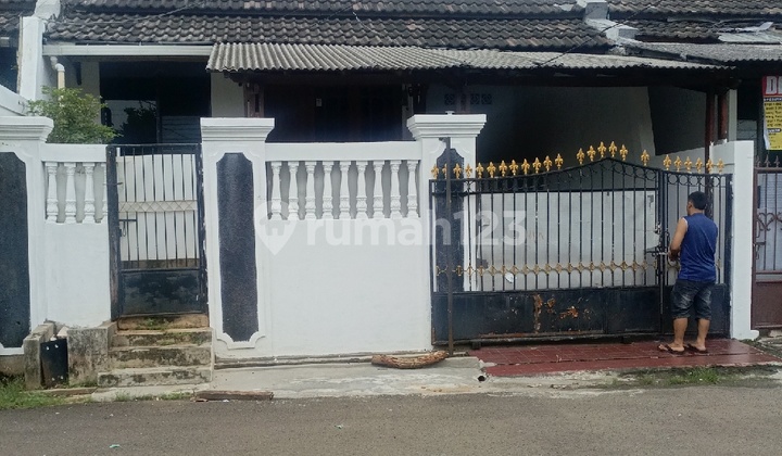 Rumah di Perumahan Nyaman, Aman Strategis Murah Dg Halaman Luas Dekat Rs Buah Hati Ciputat, Ramayana Ciputat, Exit Toll Pamulang, Halte Trans Jakarta, Kampus Uin