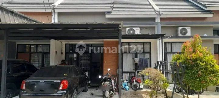 Beautiful Ready-to-Occupy Cluster House. Strategic Location Near The Park Mall, Mitra Keluarga Hospital, Commercial Area, Pamulang Toll Gate - Soekarno-Hatta Airport. Schools. 2