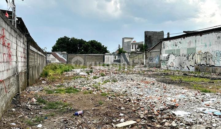 For Immediate Lease: Prime Plot on Main Road, Strategic Location Near Toll Access, KRL Station, Mall, Sari Asih Hospital, Schools, etc. on Jl. Jombang Raya For Immediate Lease: Prime Plot on Main Road, Strategic Location Near Toll Access, KRL Station, Mall, Sari Asih Hospital, Schools, etc. on Jl. Jombang Raya