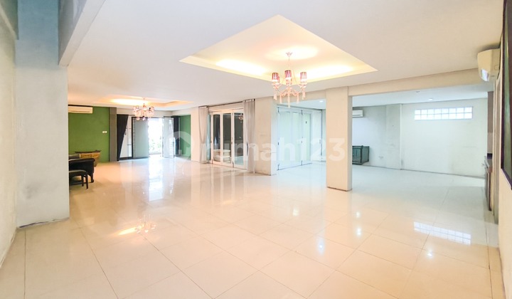 Dijual Segera, Rumah di Kebayoran Baru, Lokasi Strategis; Dekat MRT, Mall, Rs, Perkantoran & Bisnis, Dll di Kebayoran Baru Jakarta Selatan.