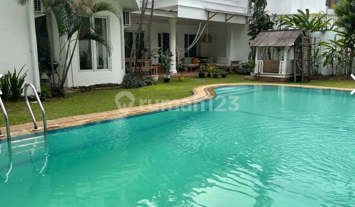 Dijual Cepat!!! Dekat Akses Tol, Stasiun Krl, Mall, Rs, Perkantoran & Bisnis, Dll *ada Kolam Renang* Di Executive Paradise Gandaria, Jakarta Selatan