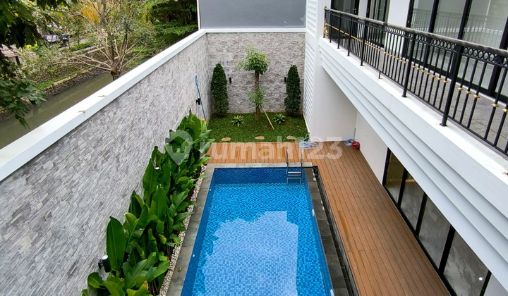 Luxury Home, New Building With Swimming Pool, Just 5 Minutes To Lotte, RSPB, Toll Gate, Station, Etc. In Riverpark Bintaro Jaya Sector 8. 2
