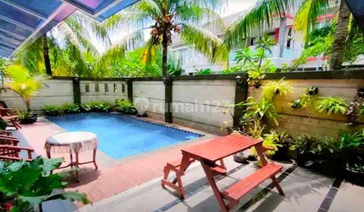 Rumah Bagus Hoek, View Taman, ada Kolam Renang di cluster Emerald Bintaro Jaya 1