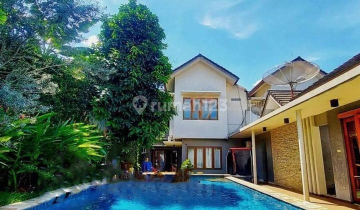 Rumah Bagus ada Kolam Renang, Strategis di Jl. Kasuari, Bintaro Jaya sektor 9 1