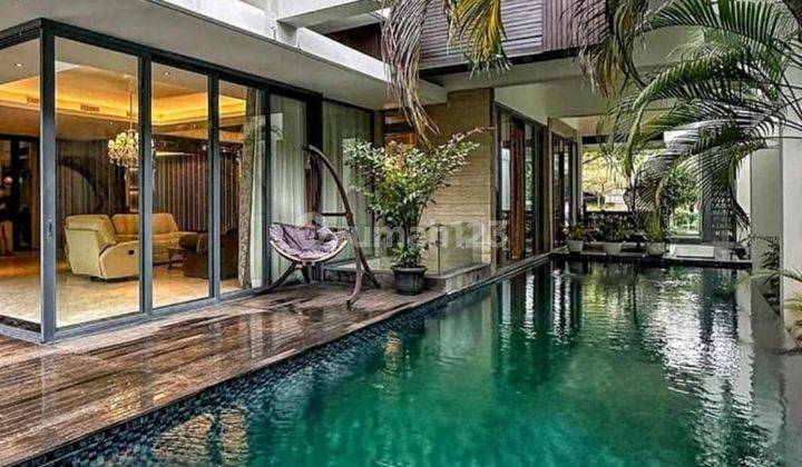 Dijual Rumah Mewah ada Kolam Renang di Simprug Golf, Kebayoran Lama, Jakarta Selatan 2