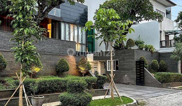 Dijual Rumah Mewah ada Kolam Renang di Simprug Golf, Kebayoran Lama, Jakarta Selatan 1