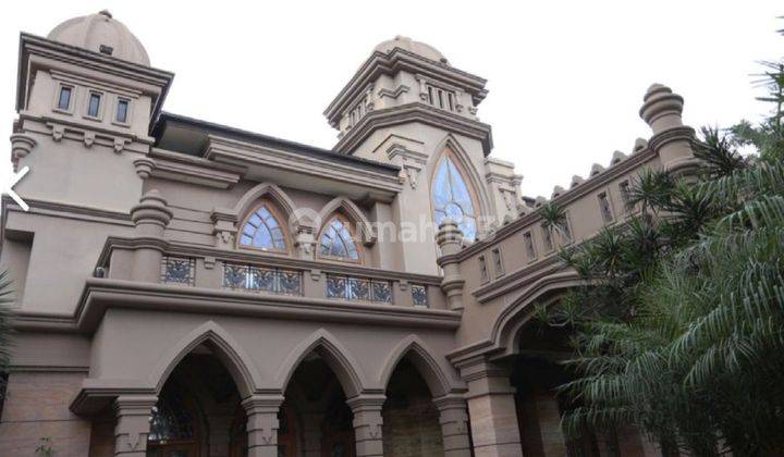 Rumah Mewah Istana di Ciumbuleuit, Bandung, Jawa Barat 2