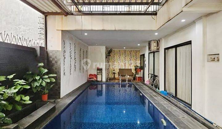 SEGERA Rumah Bagus dengan Kolam Renang di Cluster Normandy Wish, Deplu, Jakarta Selatan 1