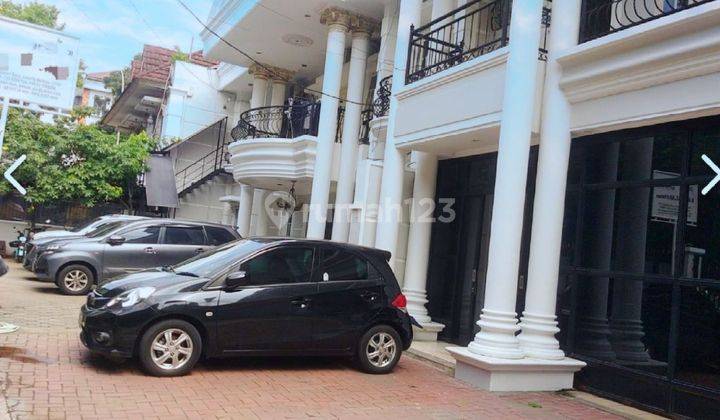 Rumah Bagus di Jl. di Jalan Radio Kramat Pela, Kebayoran Baru, Jakarta Selatan 2