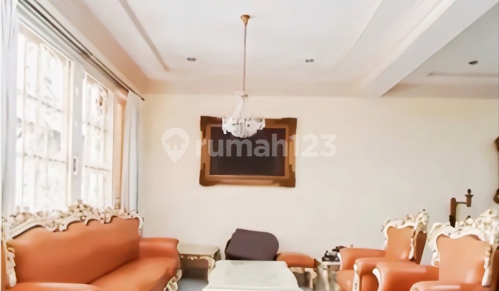 Rumah Siap Huni di Lokasi Strategis Dekat Area Komersial, Halte MRT, Trans Jakarta, Rspp, Mall, Dll di Jl. Hang Lekiu, Kebayoran Baru, Jakarta Selatan.bayoran Baru