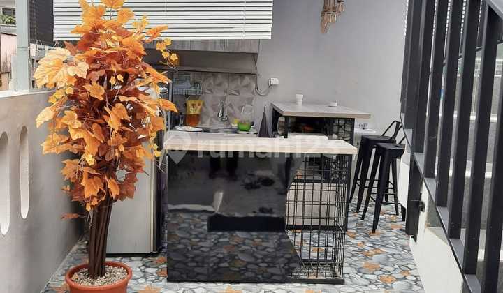 Jual Cepat, Kos-kosan Bangunan Bagus, Full Furnish, Lokasi Strategis Di Kemanggisan, Jakarta Barat