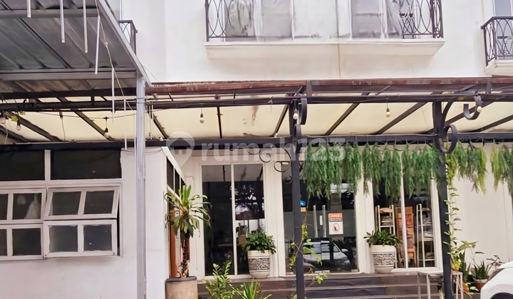 Rumah Pinggir Jalan, Cocok Untuk Usaha * Kantor, Kafe,dll* Di Pinggir Jalan Raya Bintaro Utama 5, Bintaro Jaya. *dijual/sewa* 2