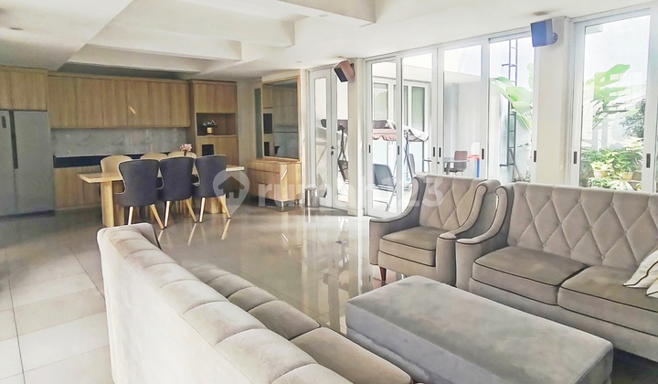 Rumah Modern, di Jalan Utama, Lokasi Strategis; Hanya 2 Menit Menuju Stasiun, Pintu Tol, Bintaro Plaza, Rs Mtra Keluarga, Espb, Dll di Jl. Mandar, Bintaro Jaya Sektor 3.