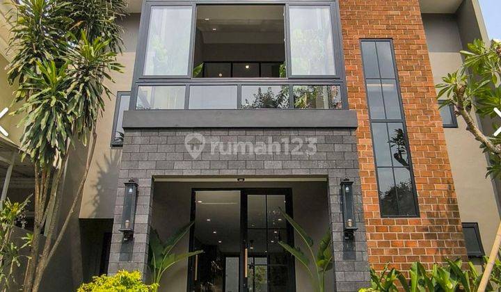 Rumah Siap Huni Dengan Design Modern Di Cluster Versailles, Bsd Tangerang Selatan 2