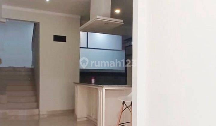 Rumah Dijual Di Kebayoran Village Bintaro Siap Huni Di Sektor 7 Bintaro Jaya,
tangerang Selatan

 2