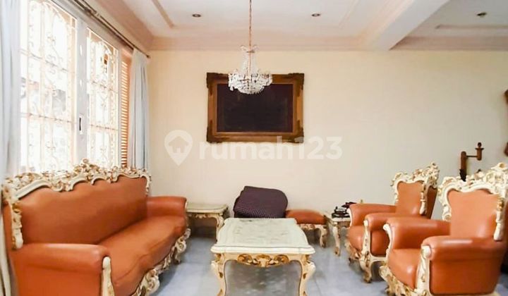 Price Drop!!! Move-in Ready House, Strategic Location on Jl. Hang Lekiu, Kebayoran Baru, South Jakarta