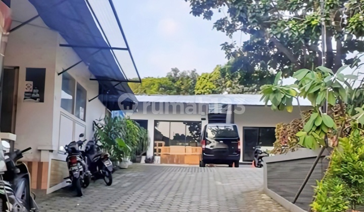 Di Jual Cepat! Ruang Usaha Luas di Lokasi Strategis; di Jl. Duren Tiga Raya, Jakarta Selatan.