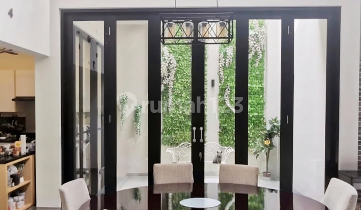 Price Drop!!! Rare Find!!! Two-story house with rooftop, just 2 minutes to Pondok Aren toll gate, Jurangmangu Station, Bxcmall, etc. In Menteng Cluster, Bintaro Jaya Sector 7.