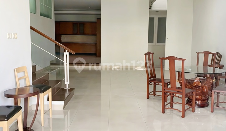 Dijual Cepat!!! Istimewa!! Lokasi Strategis; Dekat Pintu Tol Tb. Simatupang, Pondok Indah Mall, Rspi, Gancyt, Dll Di Jl. Pondok Hijau, Pondok Indah Jakarta Selatan.