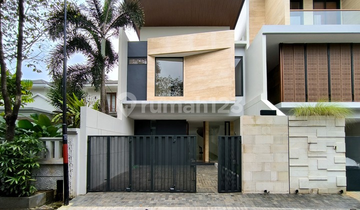 Quick Sale, Strategically Located House; Near Toll Access; Business & Office Center; Hospital, Mall, etc. in Kemang, South Jakarta.