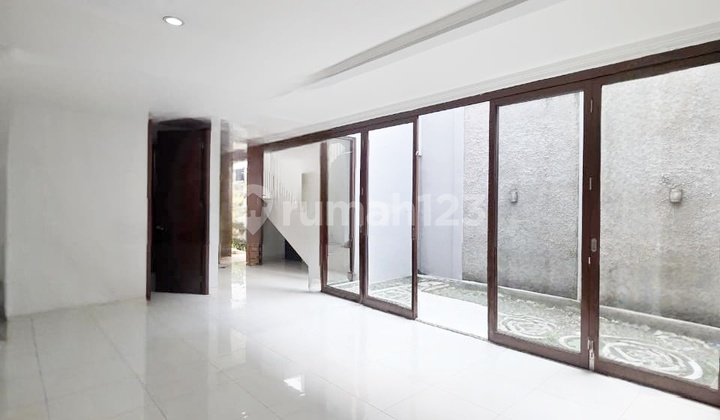 Dijual Segera!! Nego! Lokasi Strategis; Hanya 2 Menit Menuju Akses Tol, Stasiun Krl, Bxc Mall, Rspb, Sekolah, Dll Di Discovery Lumina, Bintaro Jaya.