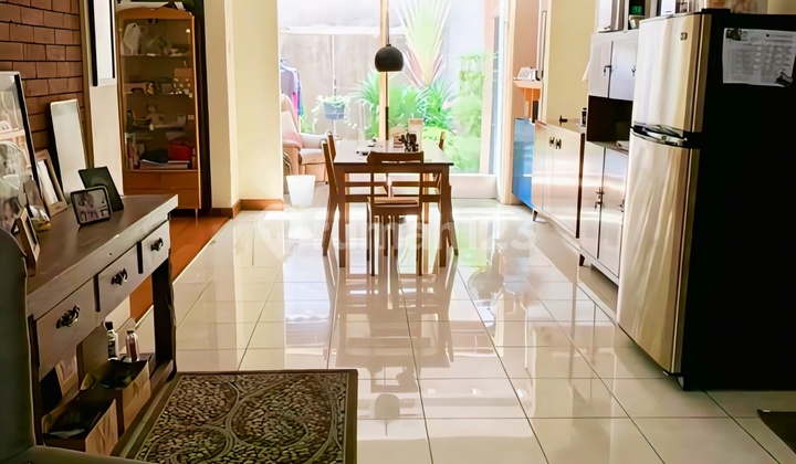 Dijual Cepat! Rumah Luas, Lokasi Strategis; Hanya 3 Menit Menuju Pintu Tol; Stasiun KRL, Mall, Rs, Sekolah, Dll di Jl. Mandar, Bintaro Jaya Sektor 3 Dijual Cepat! Rumah Luas, Lokasi Strategis; Hanya 3 Menit Menuju Pintu Tol; Stasiun KRL, Mall, Rs, Sekolah, Dll di Jl. Mandar, Bintaro Jaya Sektor 3